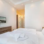 Claire Sundowner Apartamento