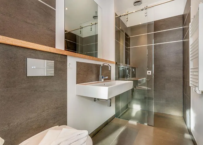 Villa Claire Sundowner *